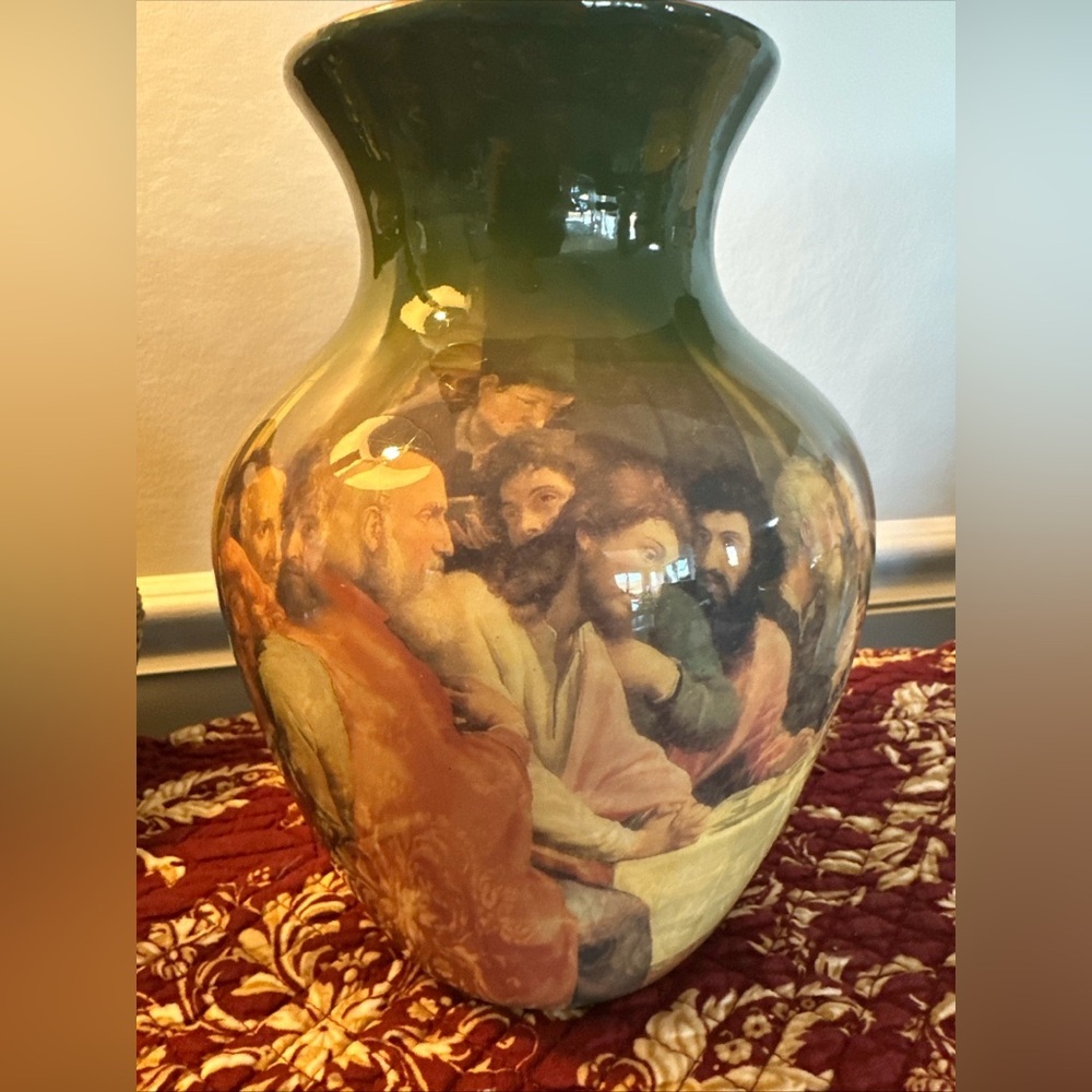 Vintage Last Supper vase featuring‎ da Vinci’s famous painting, 8 inches - Picture 4 of 7